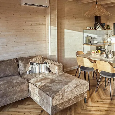 2 Bedroom Cozy In *